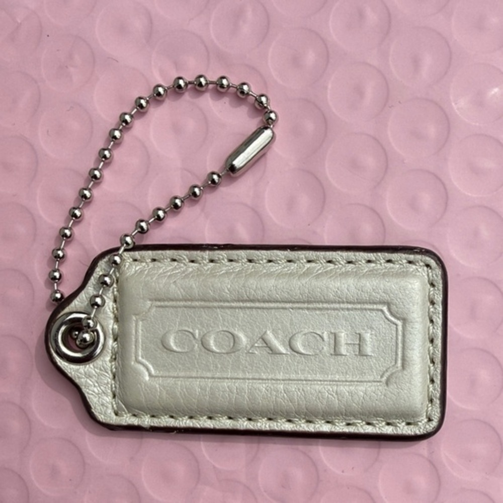 Coach White Pearls Hangtag Coach Keychain Coach bag accessories - Picture 1 of 6